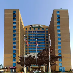 *** Hotel Radisson Airport Canada