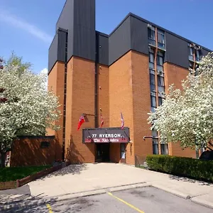 ** Hotel The Alexandra Canada