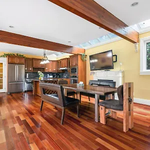 Gasthof Charming Retreat On Cypress Street, Your Away From, Vancouver