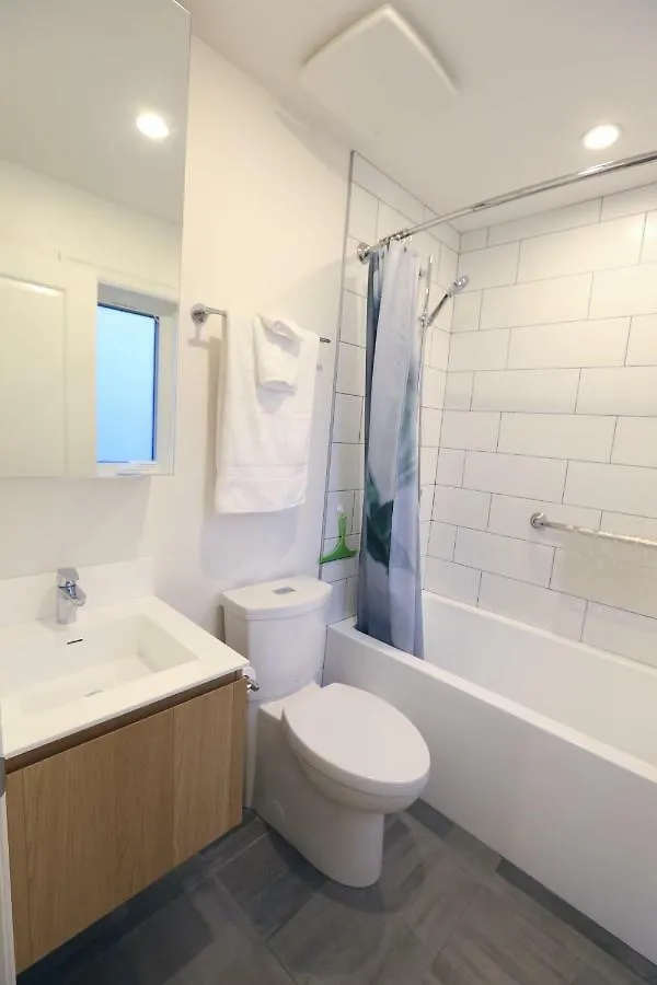 Vancouver Traveller B&B 0*,